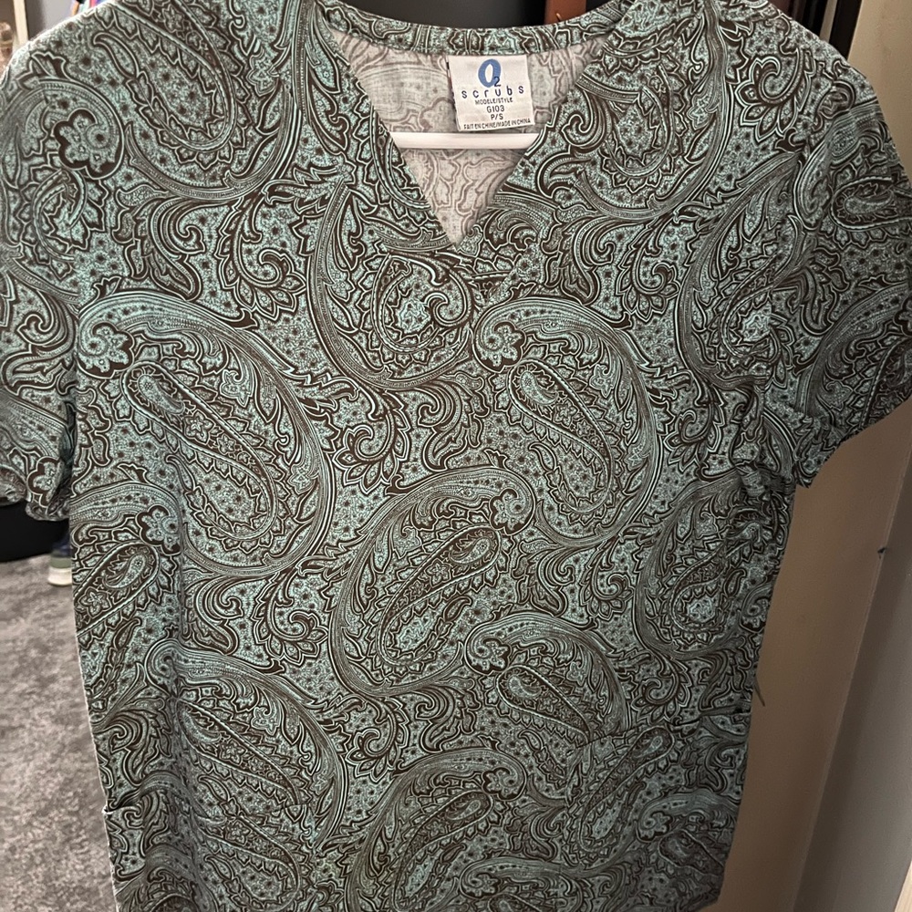 Scrub Lot! Size Small - image 6